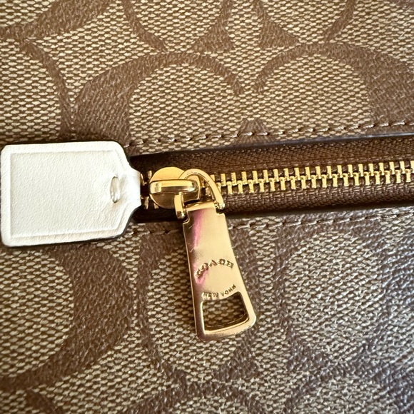 Coach crossbody authentic - Picture 6 of 9